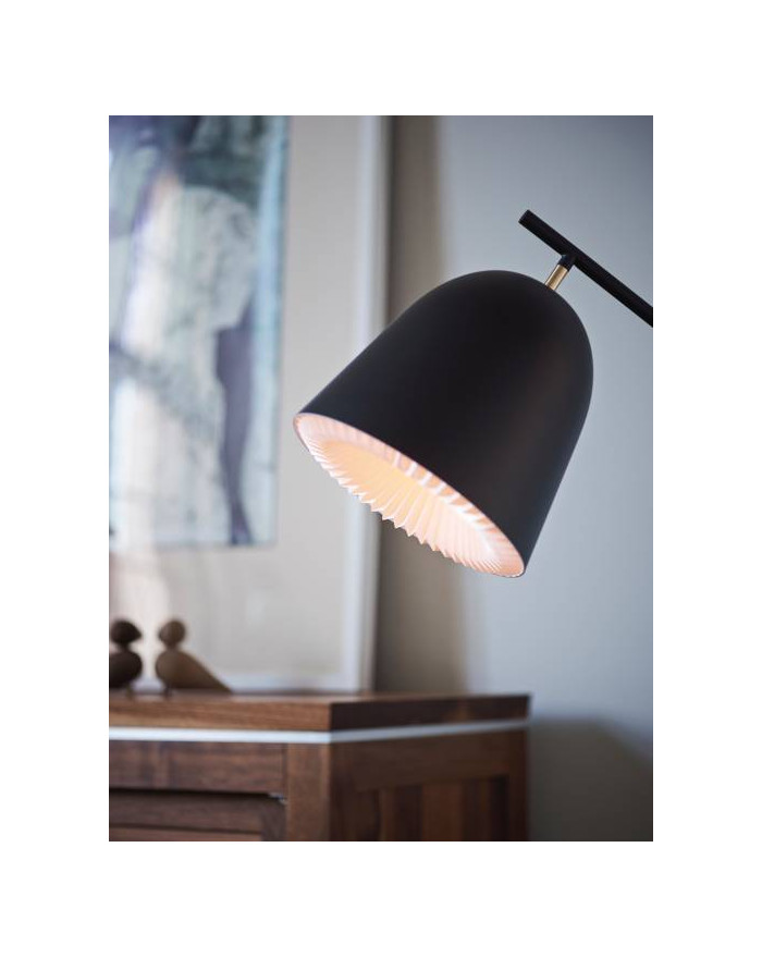 Cache lampadaire en cloche noire: Le Klint, design scandinave